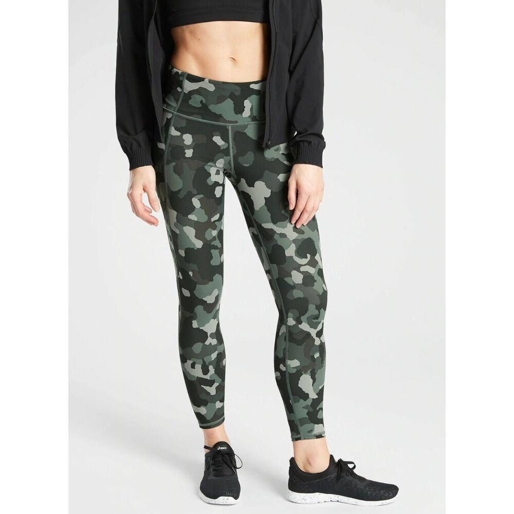 Athleta Lightning Green Camo 7/8 Tight Athletic Leggings Size Small